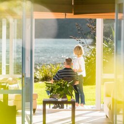 Nieuw-Zeeland-Marlborough-Hotels-Furneaux Lodge-cottage-terras-koppel