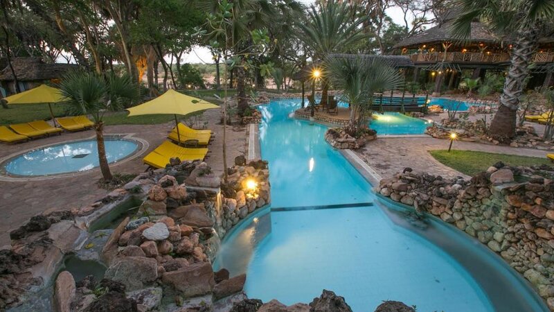 Kenia-Nairobi-Sarova-Shaba-game-lodge-pool