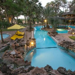 Kenia-Nairobi-Sarova-Shaba-game-lodge-pool